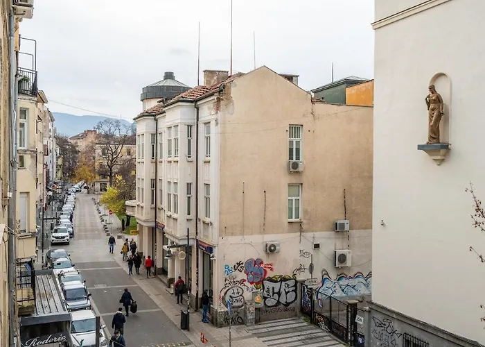 The Urban Pulse Stylish Flat صوفيا