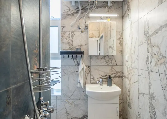 The Urban Pulse Stylish Flat صوفيا