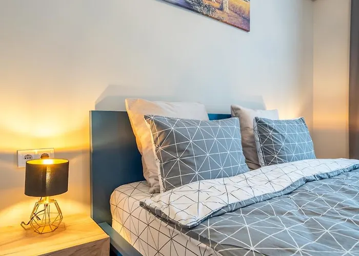 The Urban Pulse Stylish Flat صوفيا