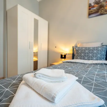 The Urban Pulse Stylish Flat Apartament *