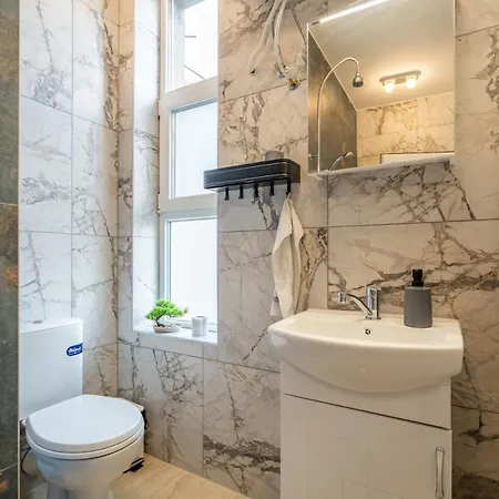 The Urban Pulse Stylish Flat