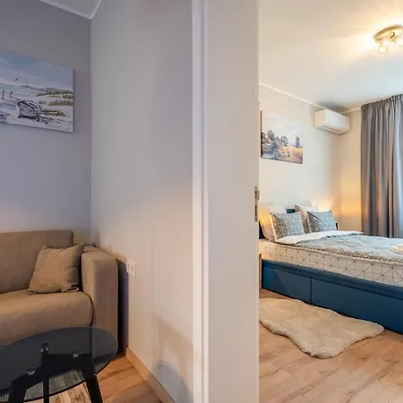 The Urban Pulse Stylish Flat