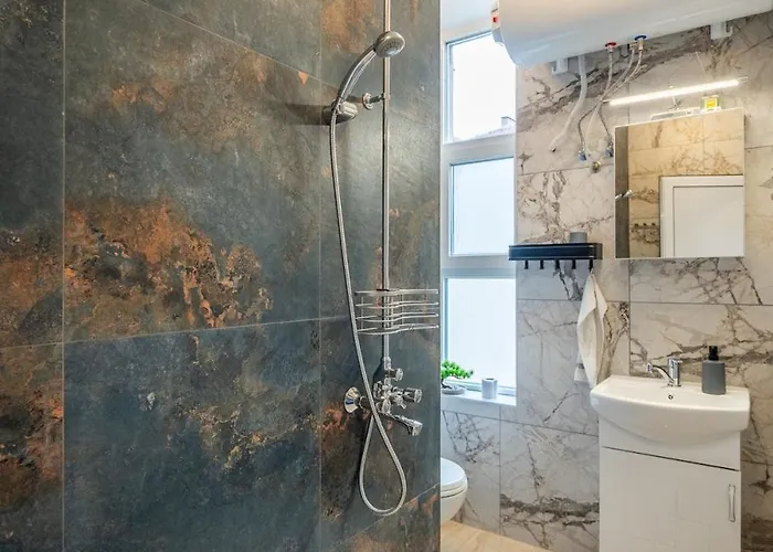 The Urban Pulse Stylish Flat