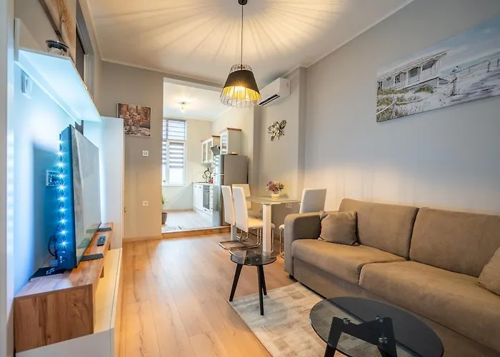 The Urban Pulse Stylish Flat Apartament