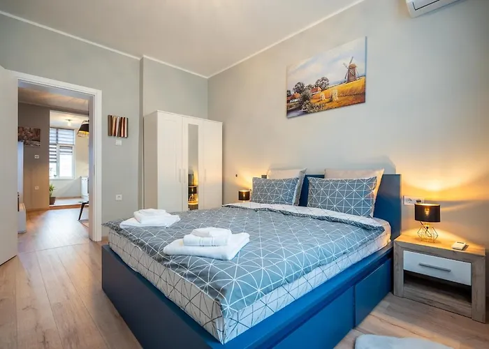 The Urban Pulse Stylish Flat *