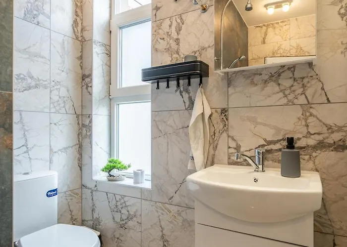 The Urban Pulse Stylish Flat